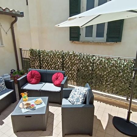 Cozy House Con Corte Privata In Centro Storico Aq ラクイラ エクステリア 写真