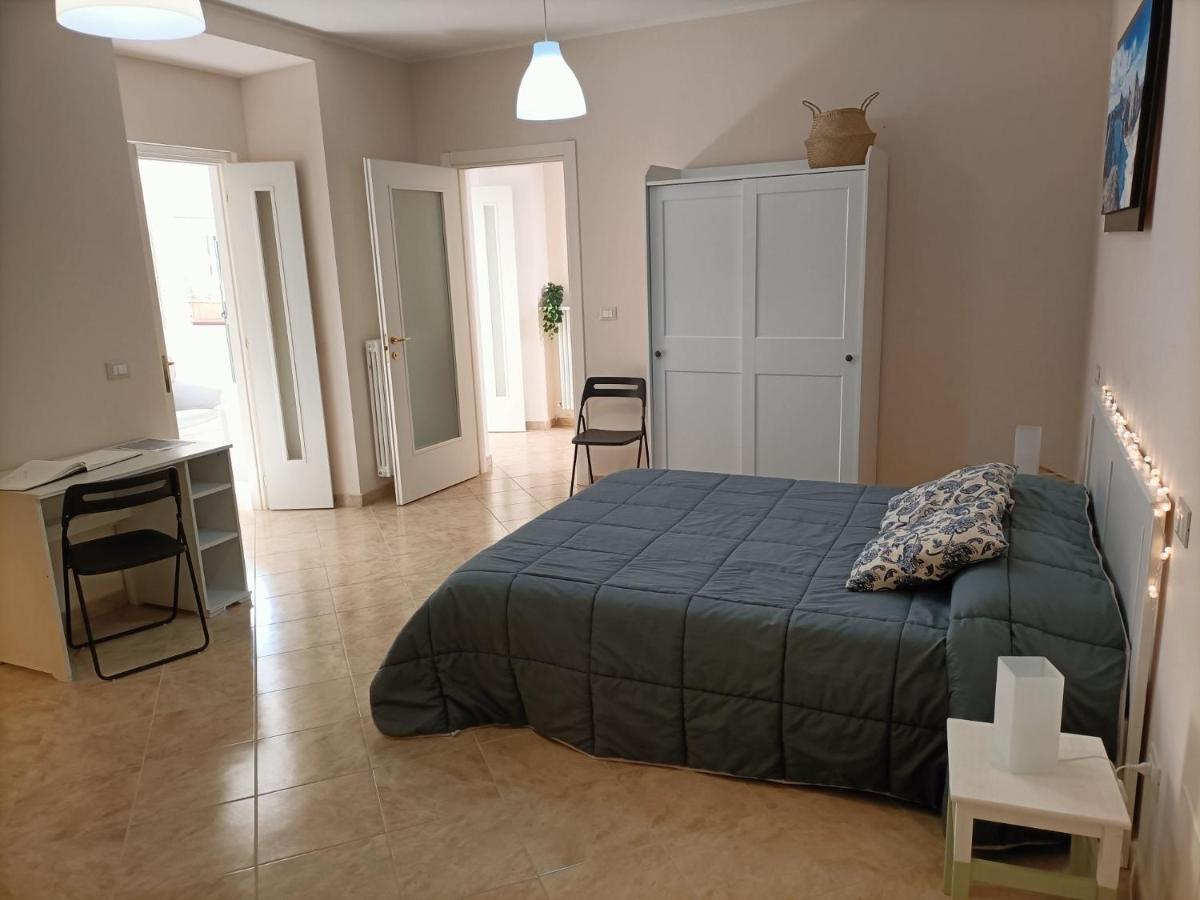 Cozy House Con Corte Privata In Centro Storico Aq ラクイラ エクステリア 写真